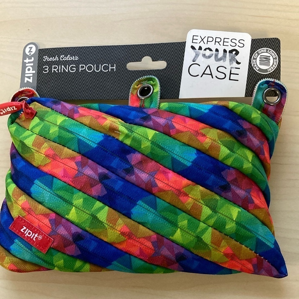 Zip it  3 ring pouch NWOT